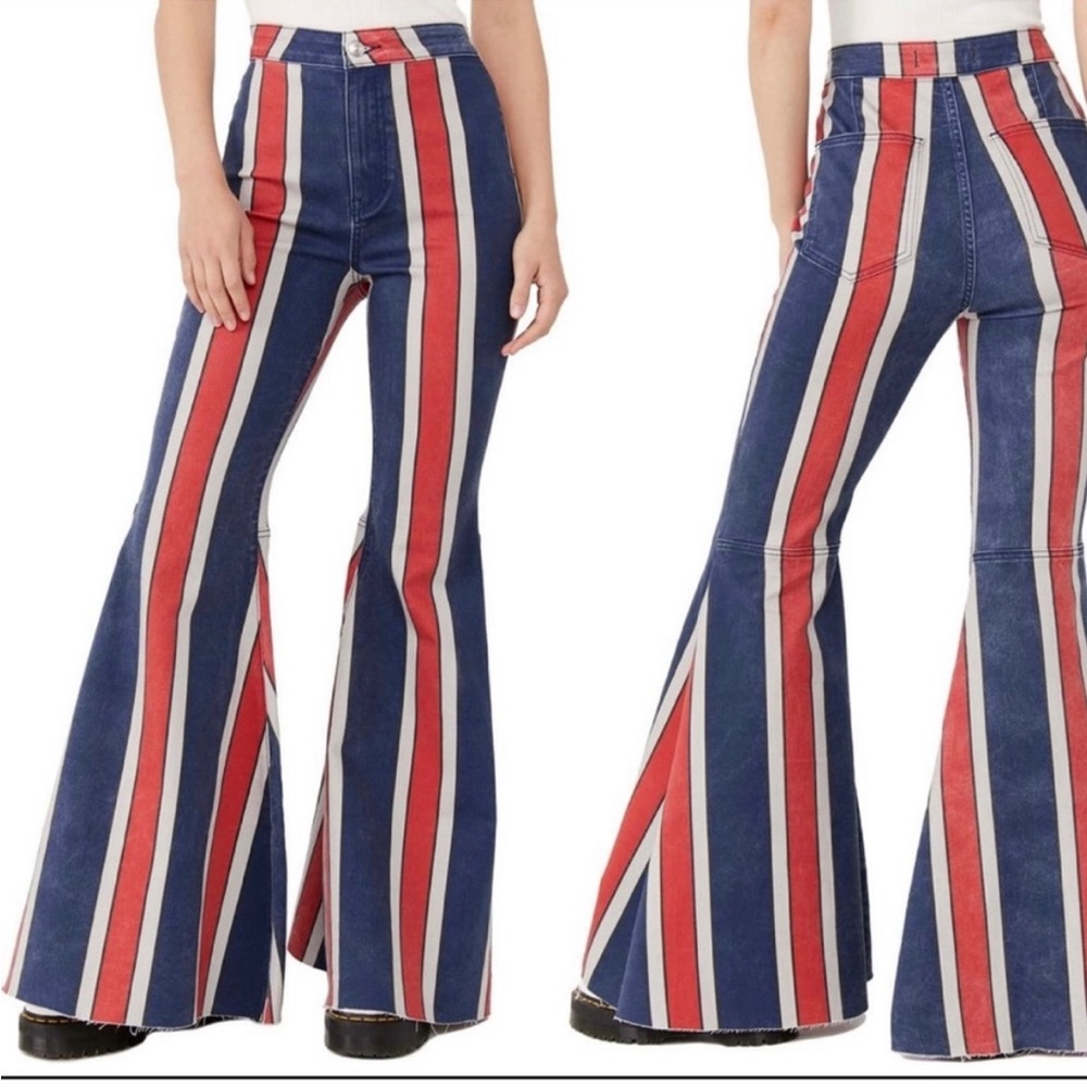 BNWT float on flares red/ blue